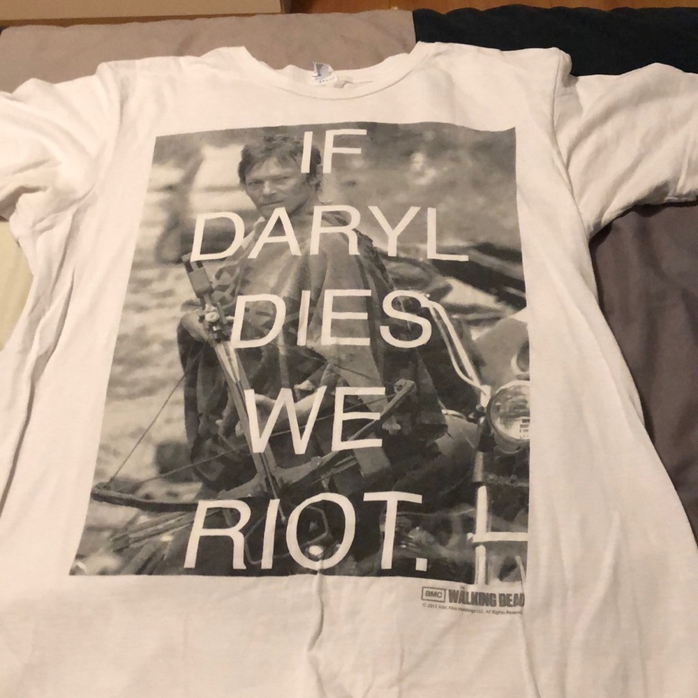 The walking dead Daryl shirt unisex medium